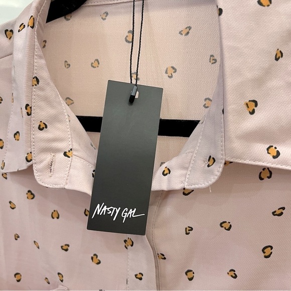 Nasty gal Dainty Leopard Oversized Button Up Shirt size medium - Picture 5 of 6